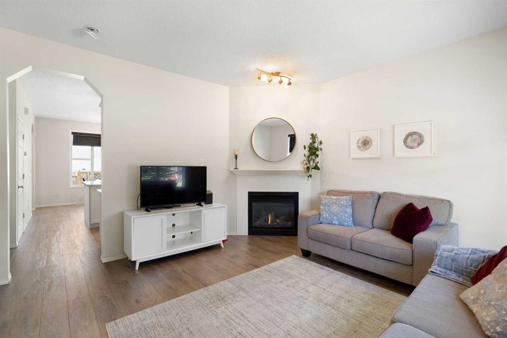 47 Covehaven Mews NE photo 2