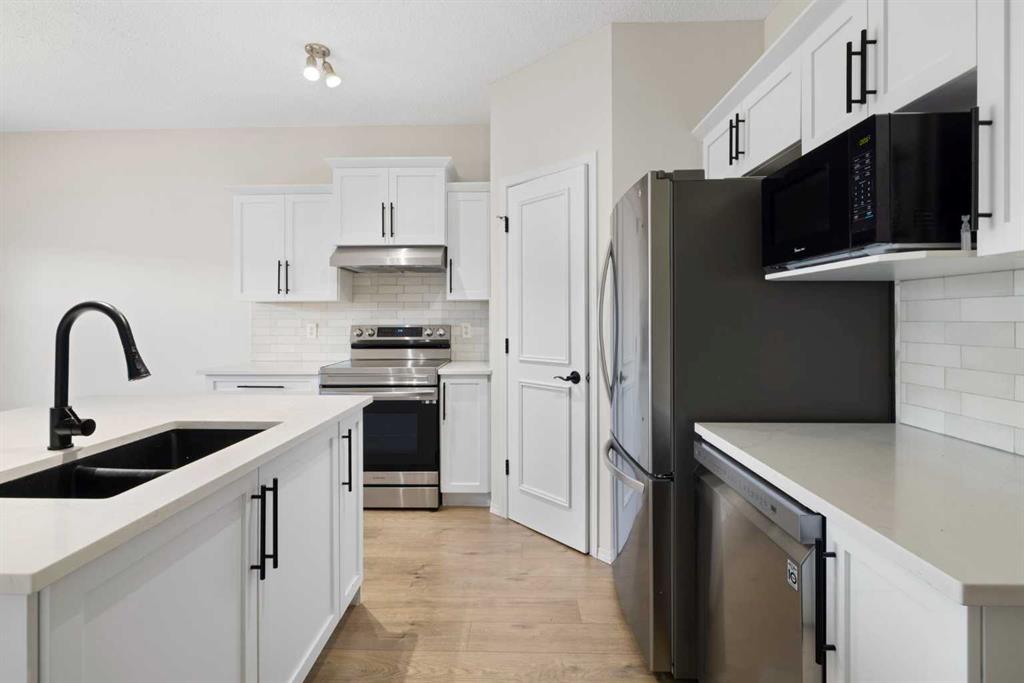 47 Covehaven Mews NE photo 3