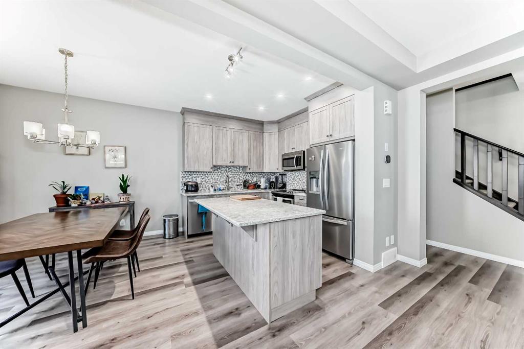 43 Carrington Crescent NW photo 4