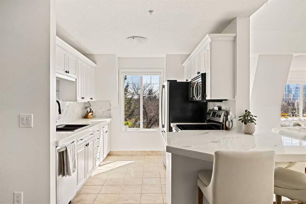 1110 5 Avenue NW #305 photo 3