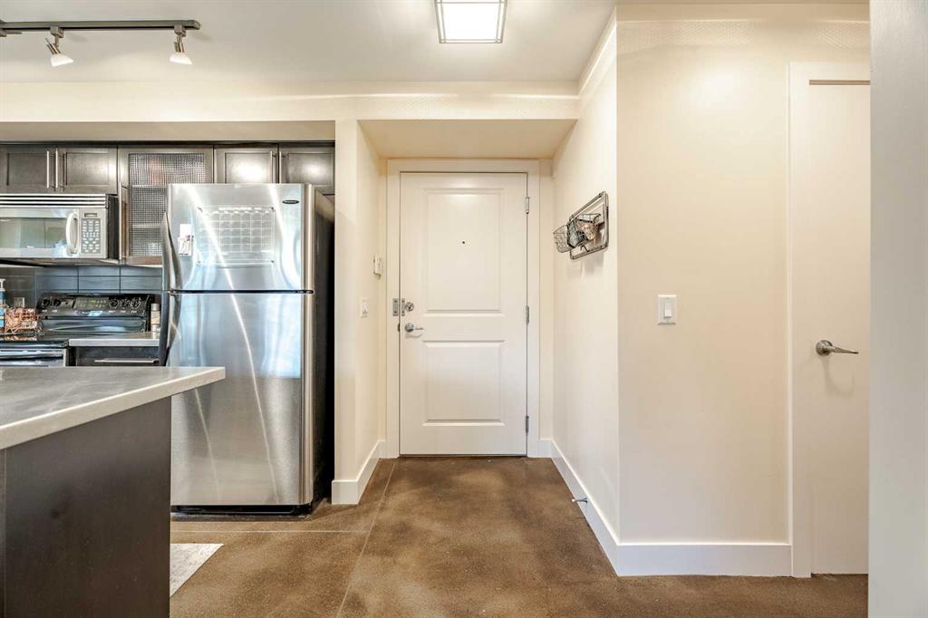 3704 15A Street SW #101 photo 4