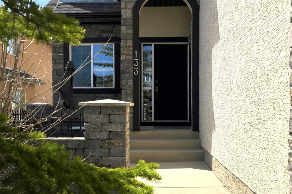 133 Aspen Stone Road SW photo 2