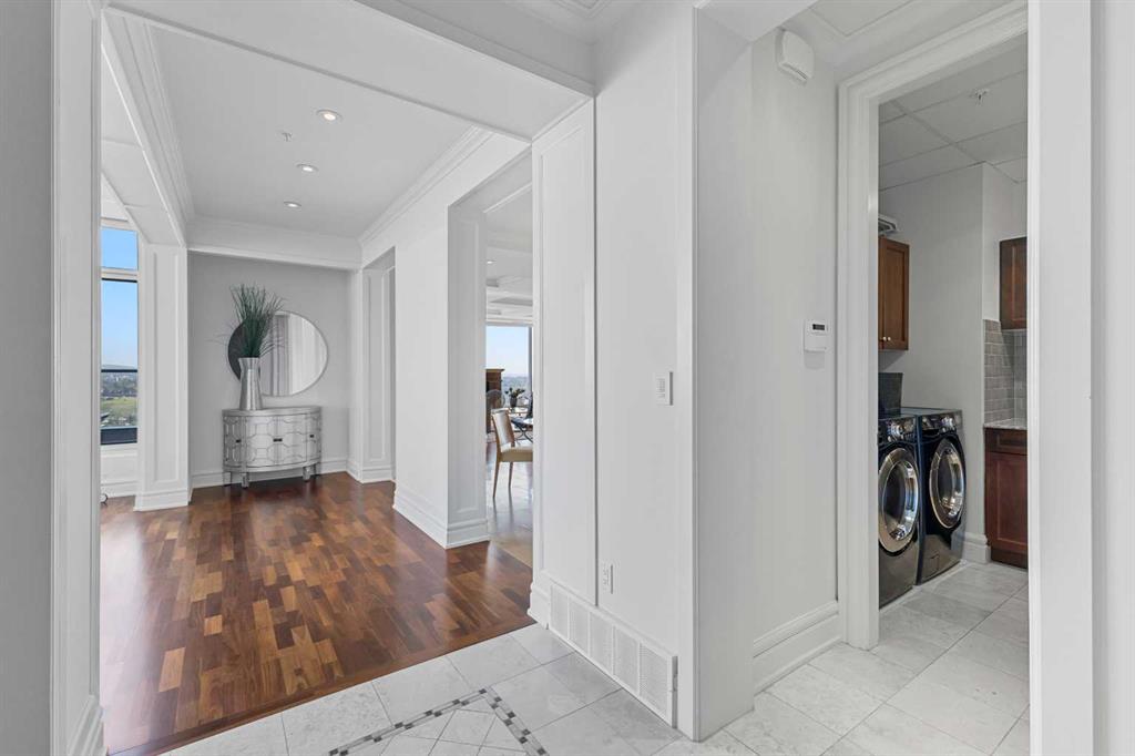 910 5 Avenue SW #2801 photo 2
