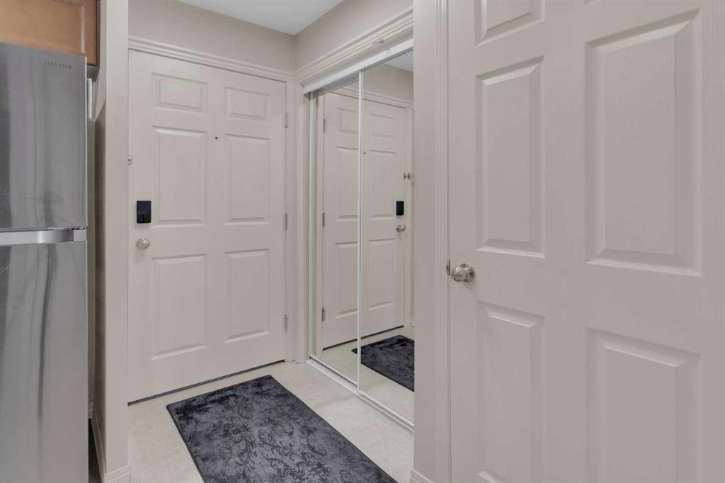 1833 11 Avenue SW #302 photo 2
