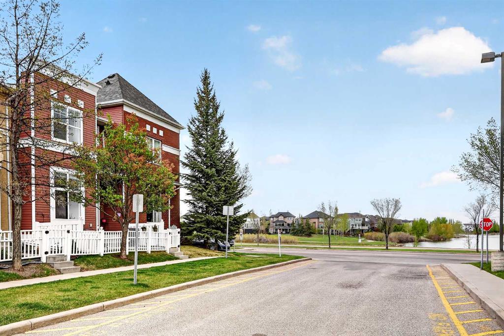 140 Promenade Way SE photo 3