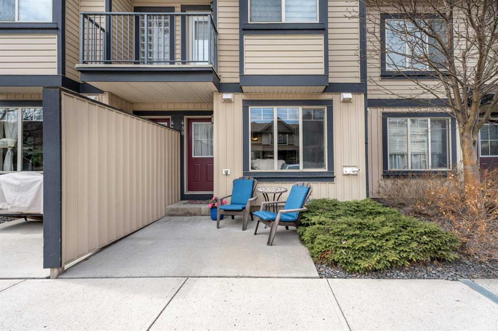 121 Copperpond Common SE #410 photo 2