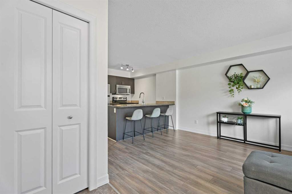 121 Copperpond Common SE #410 photo 5