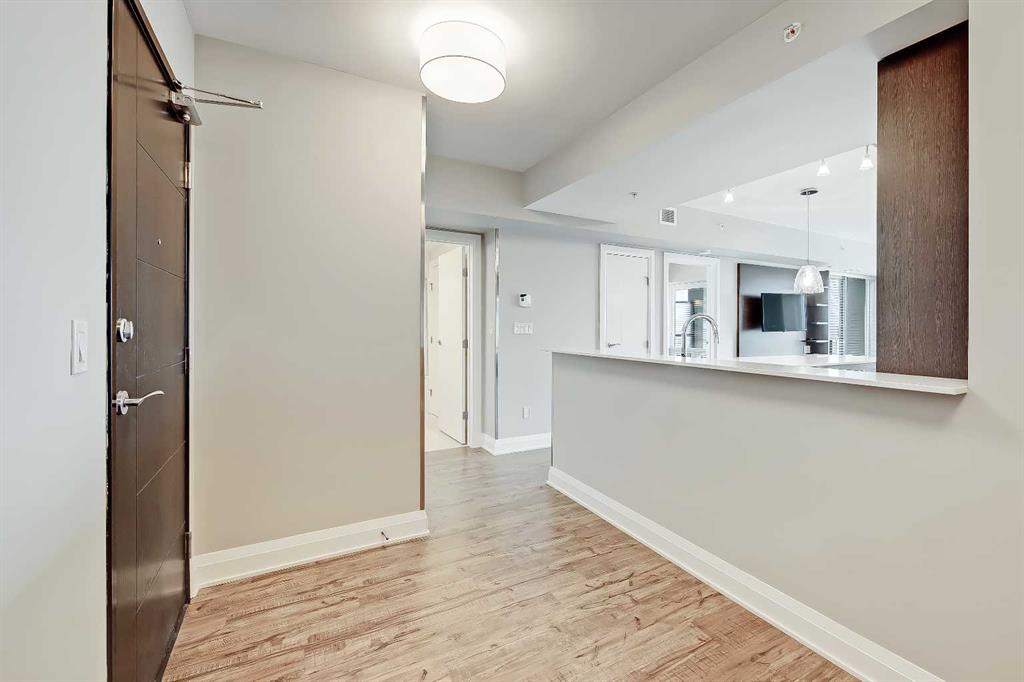 930 6 Avenue SW #2205 photo 2
