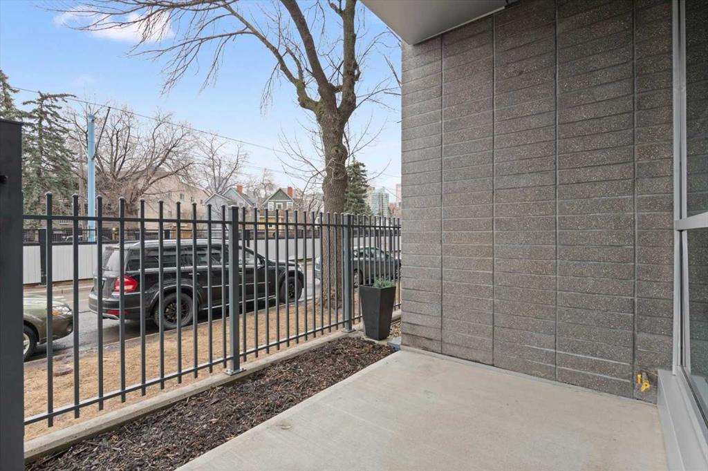 235 9A Street NW #111 photo 3