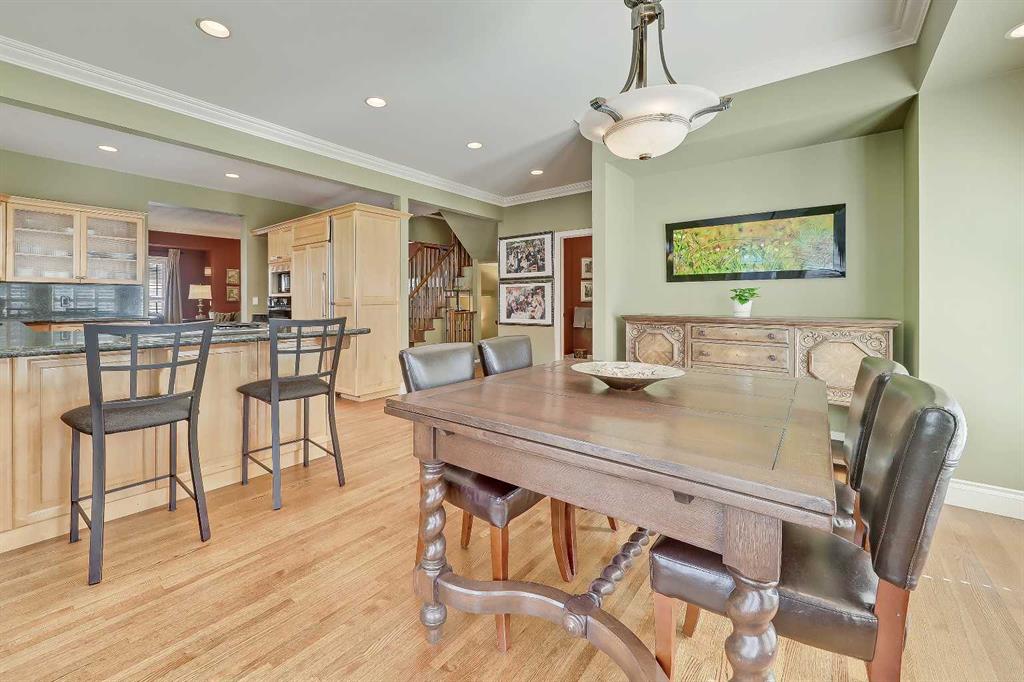 446 Killarney Glen Court SW photo 4