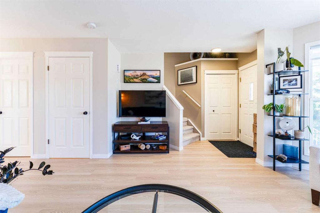 217 Martin Crossing Way NE photo 3
