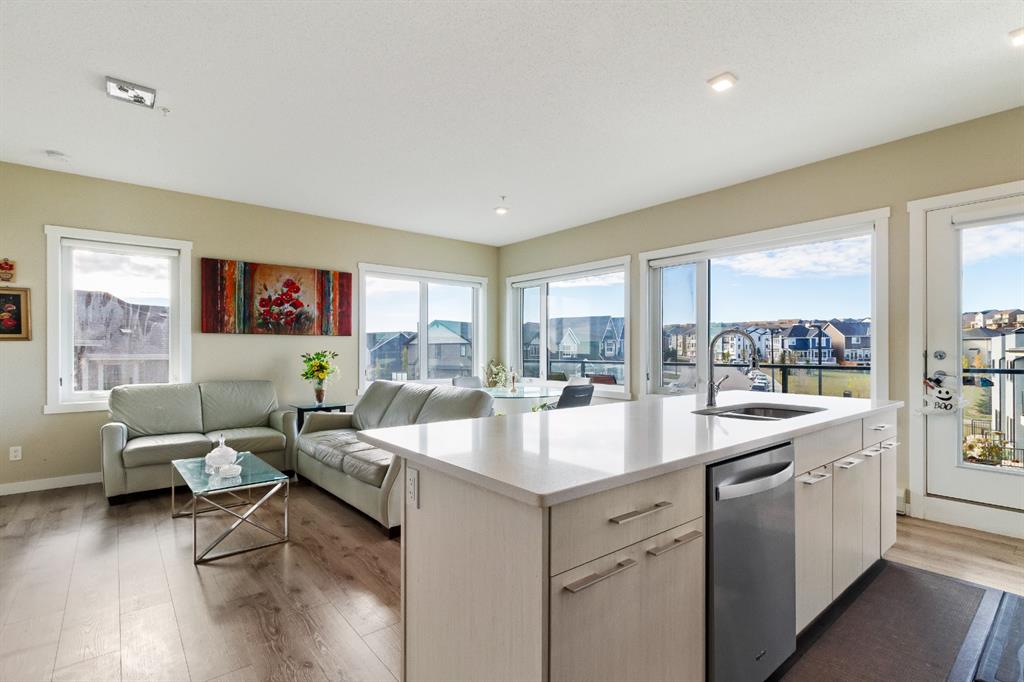 214 Sherwood Square NW #302