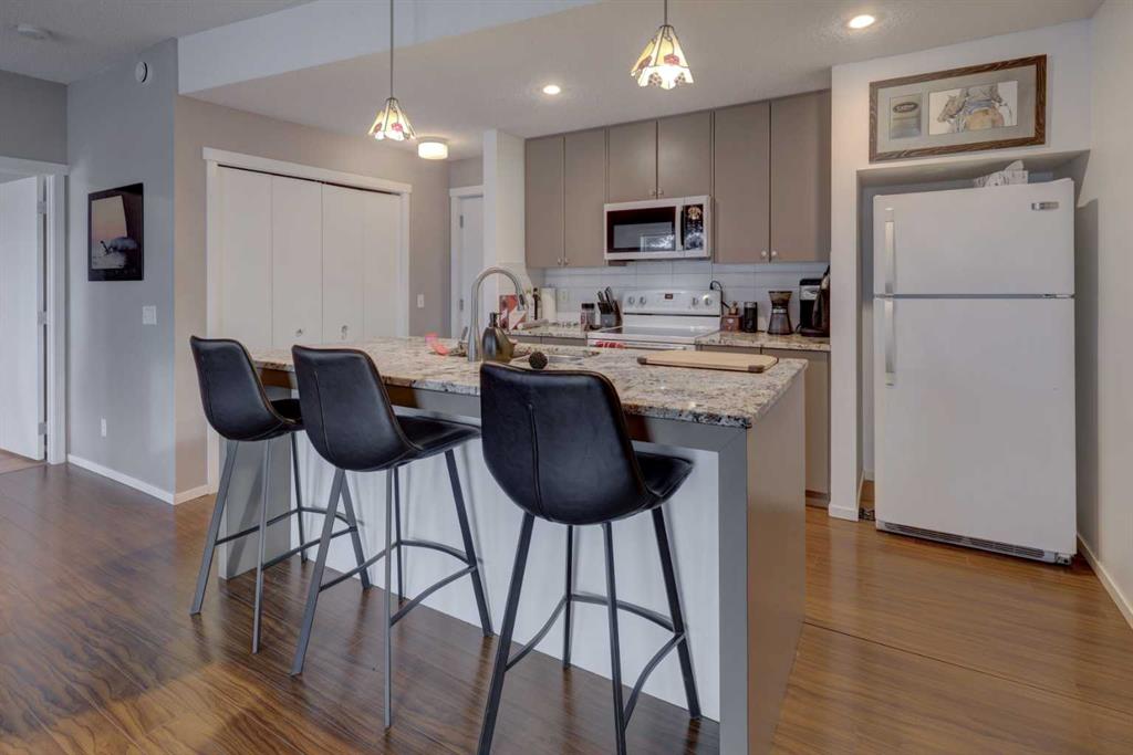 300 Evanscreek Court NW #81 photo 4