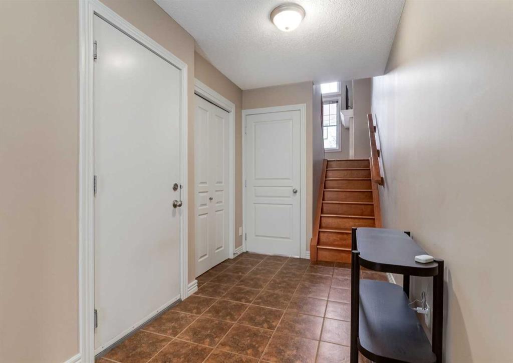 12 Royal Oak Lane NW photo 4