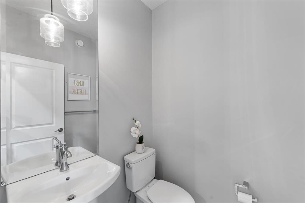 308 Lucas Way NW photo 5