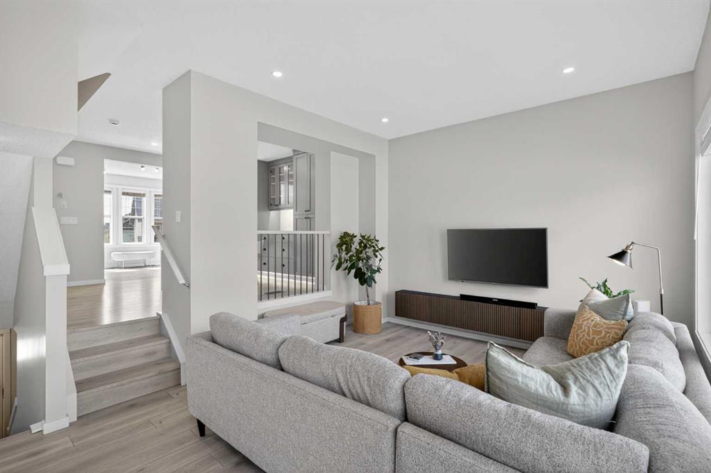 228 Cranbrook Square SE photo 5