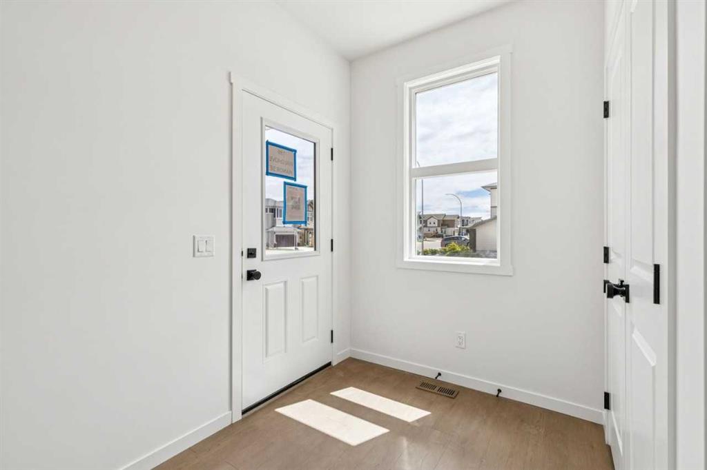 199 Walgrove Manor SE photo 3