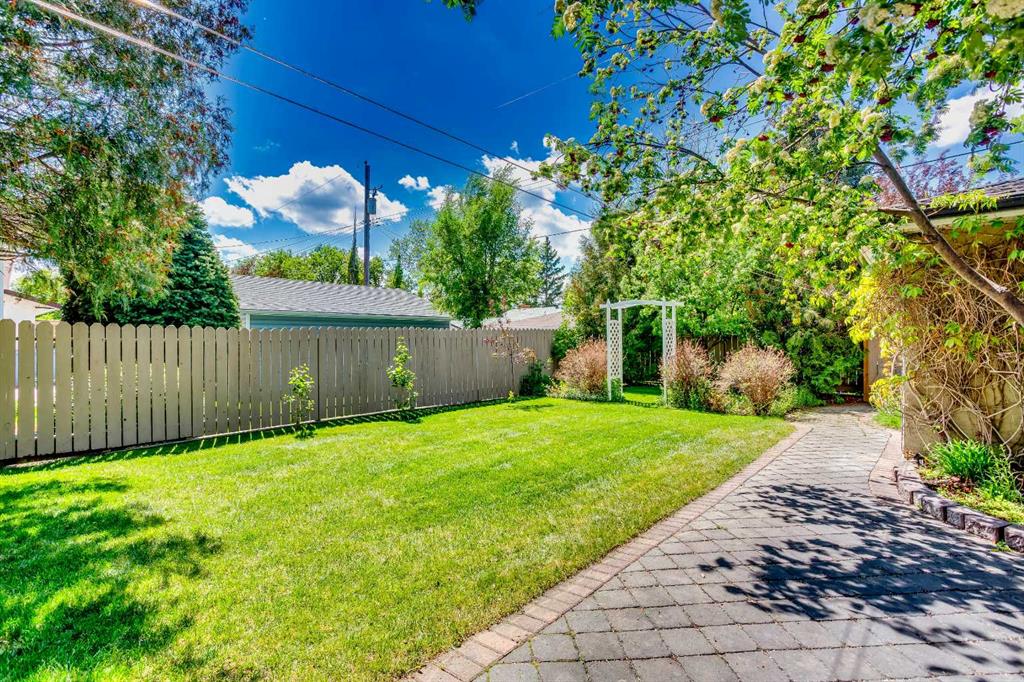 108 Silver Springs Drive NW photo 4