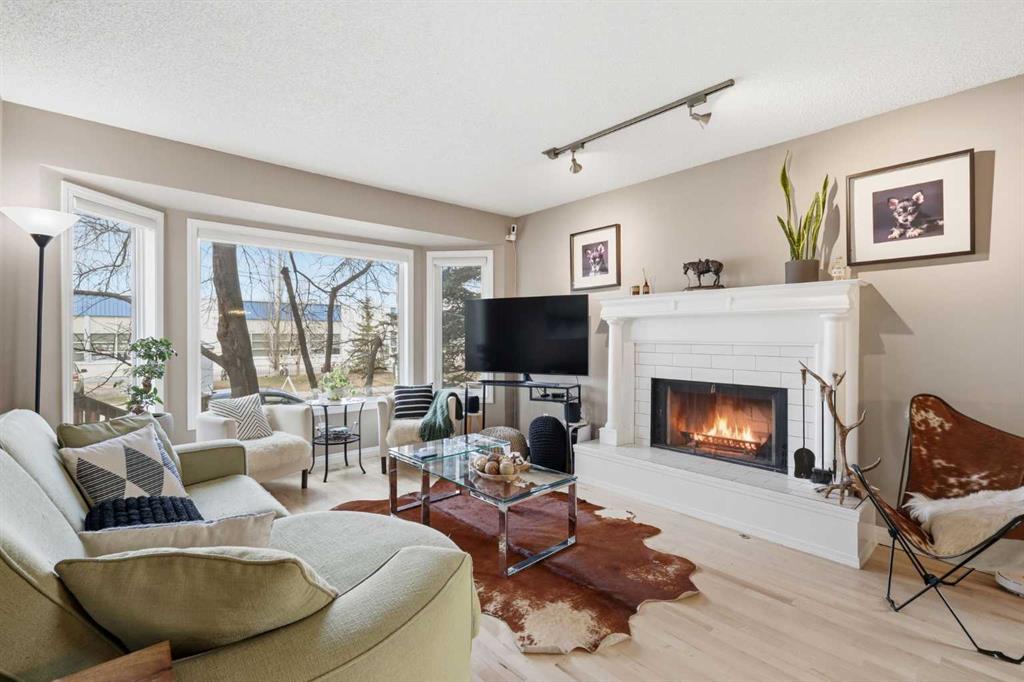 2712 22 Street SW photo 3
