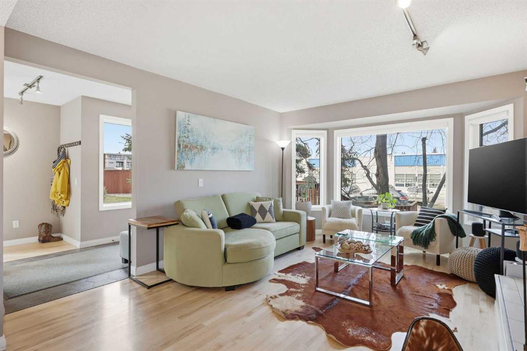 2712 22 Street SW photo 5