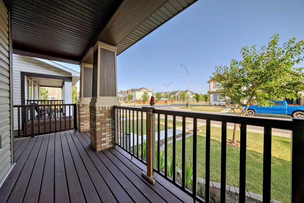 9 Copperpond Avenue SE photo 3