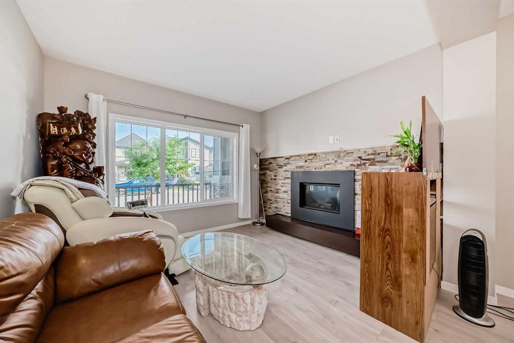 9 Copperpond Avenue SE photo 5