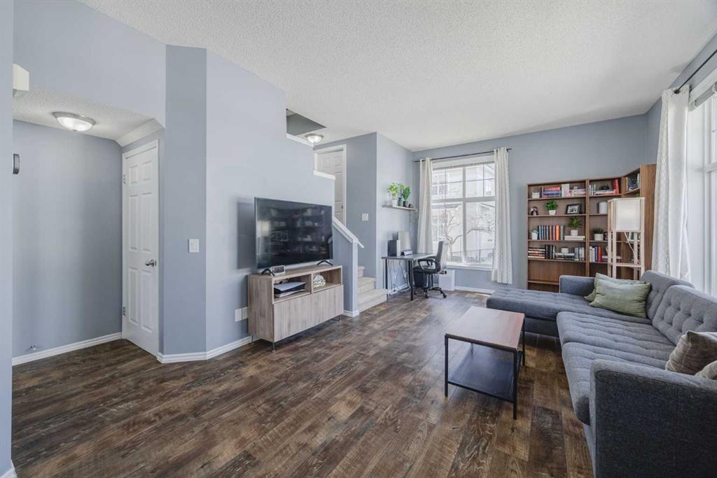 322 Mckenzie Towne Link SE photo 3