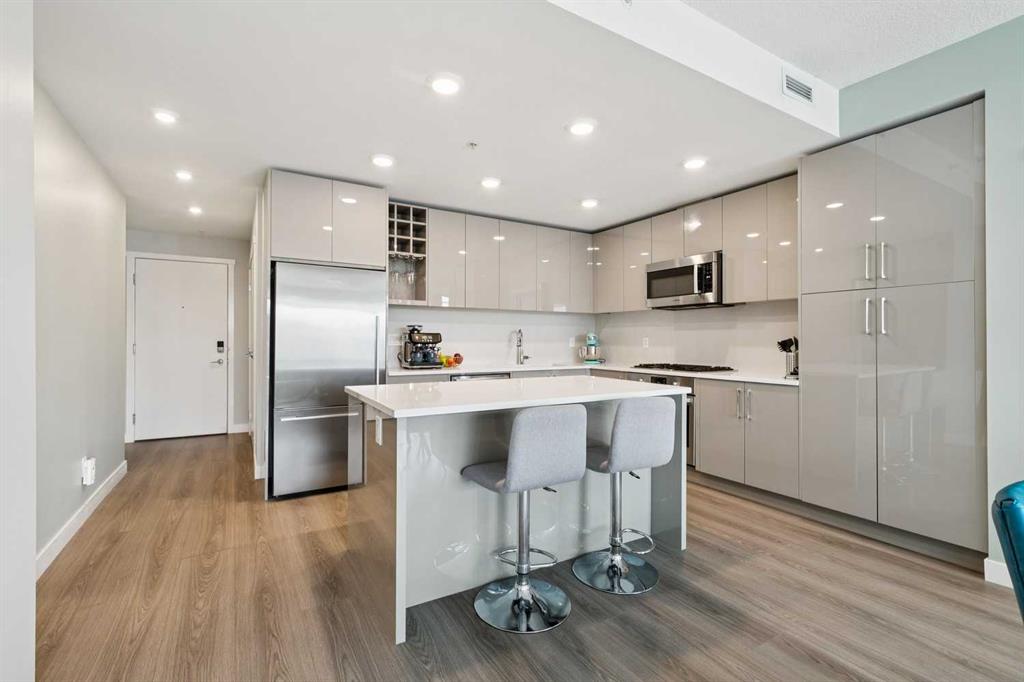301 10 Street NW #201 photo 5