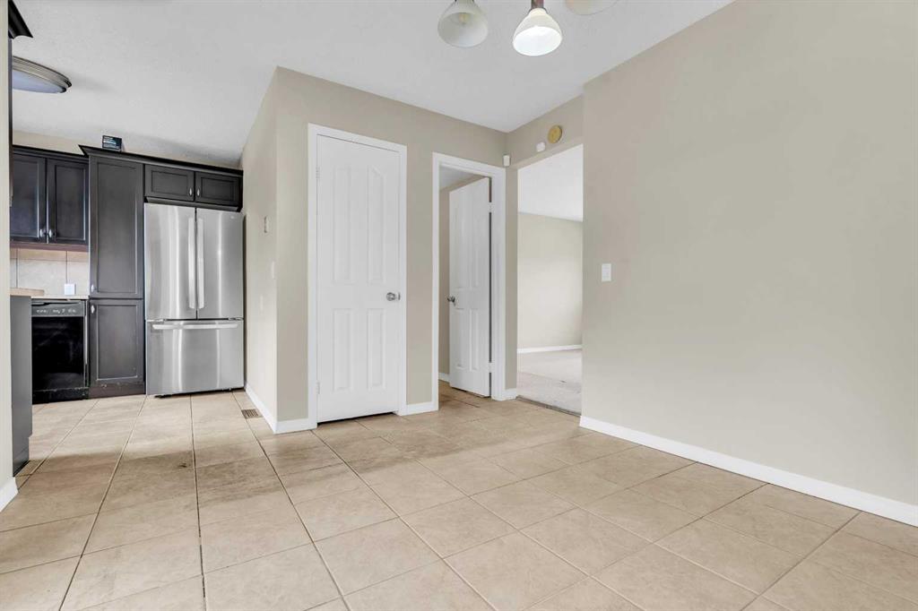 87 Castleglen Road NE photo 5