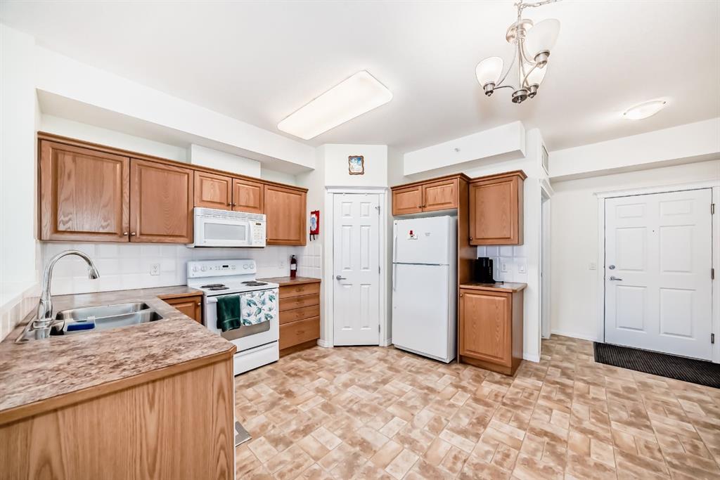 15 Everstone Drive SW #446 photo 2