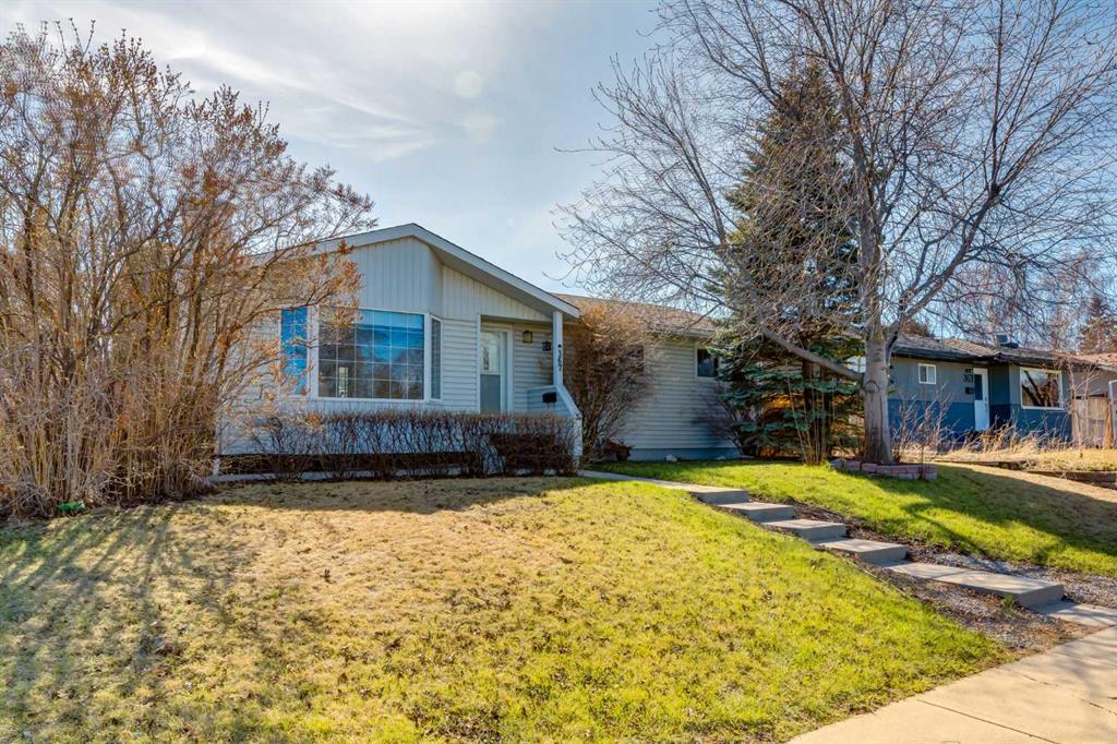 367 Acadia Drive SE photo 2