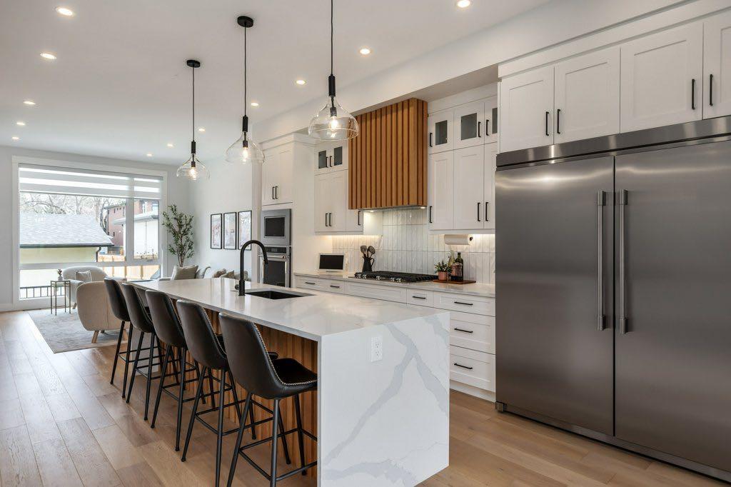 3010 26A Street SW photo 5