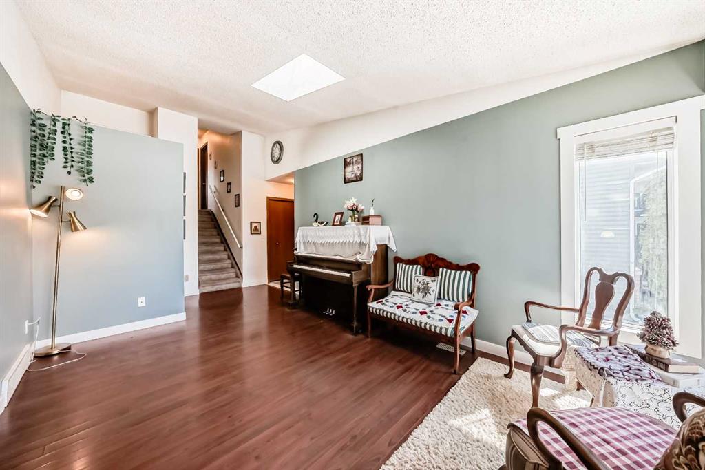 216 Hawkwood Boulevard NW photo 5