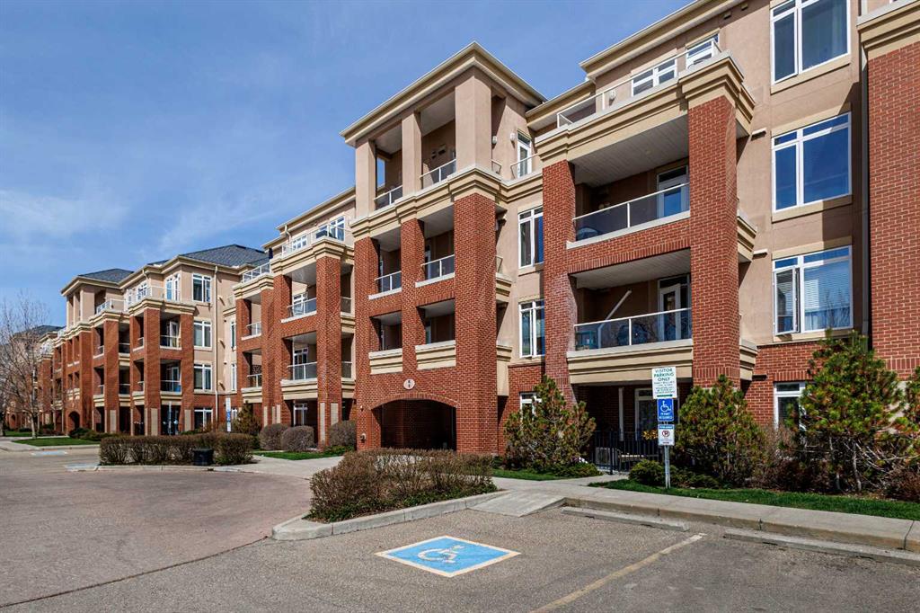 8 Hemlock Crescent SW #304