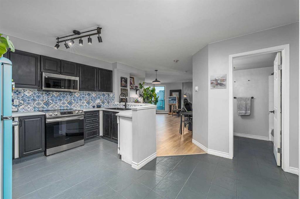 1121 6 Avenue SW #1004 photo 2