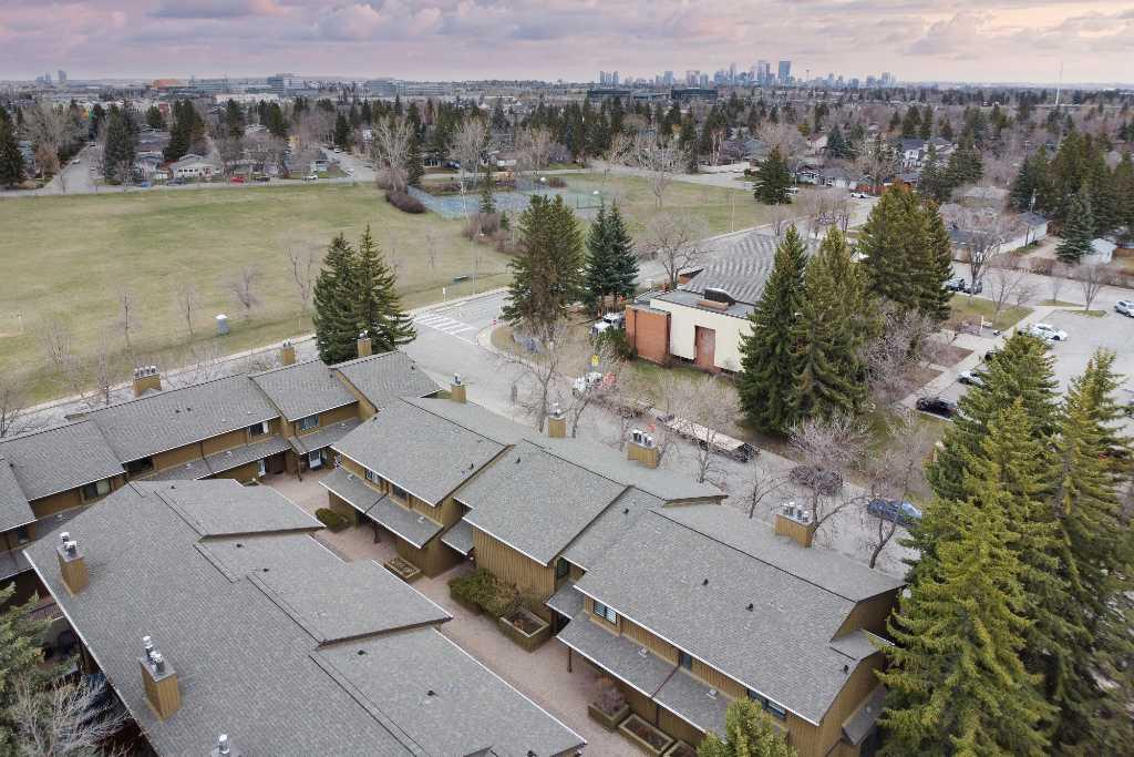 3131 63 Avenue SW #425 photo 3