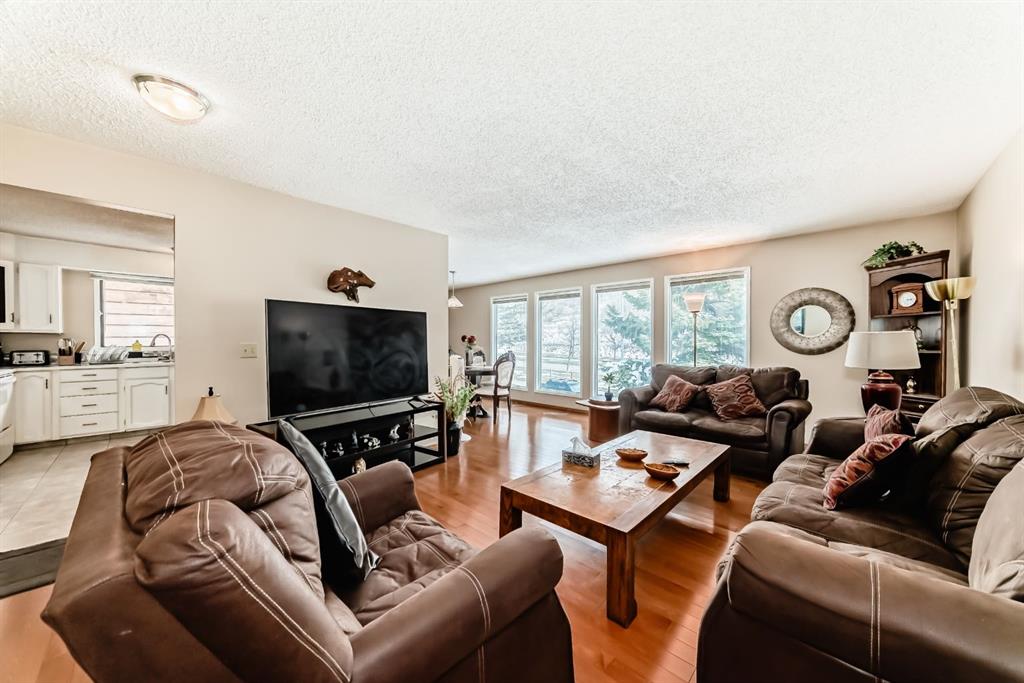 76 Edgewood Drive NW photo 3