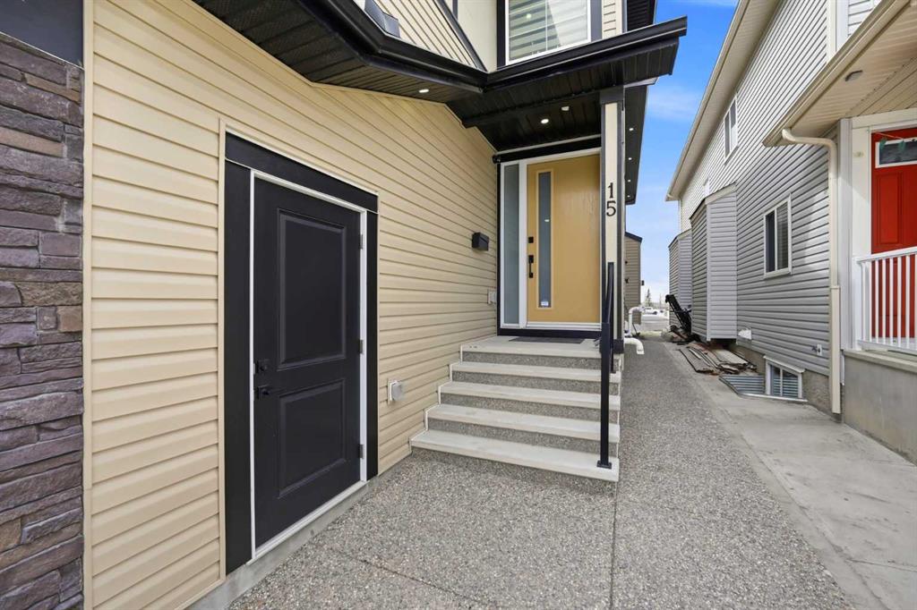 15 Saddlecrest Link NE photo 3