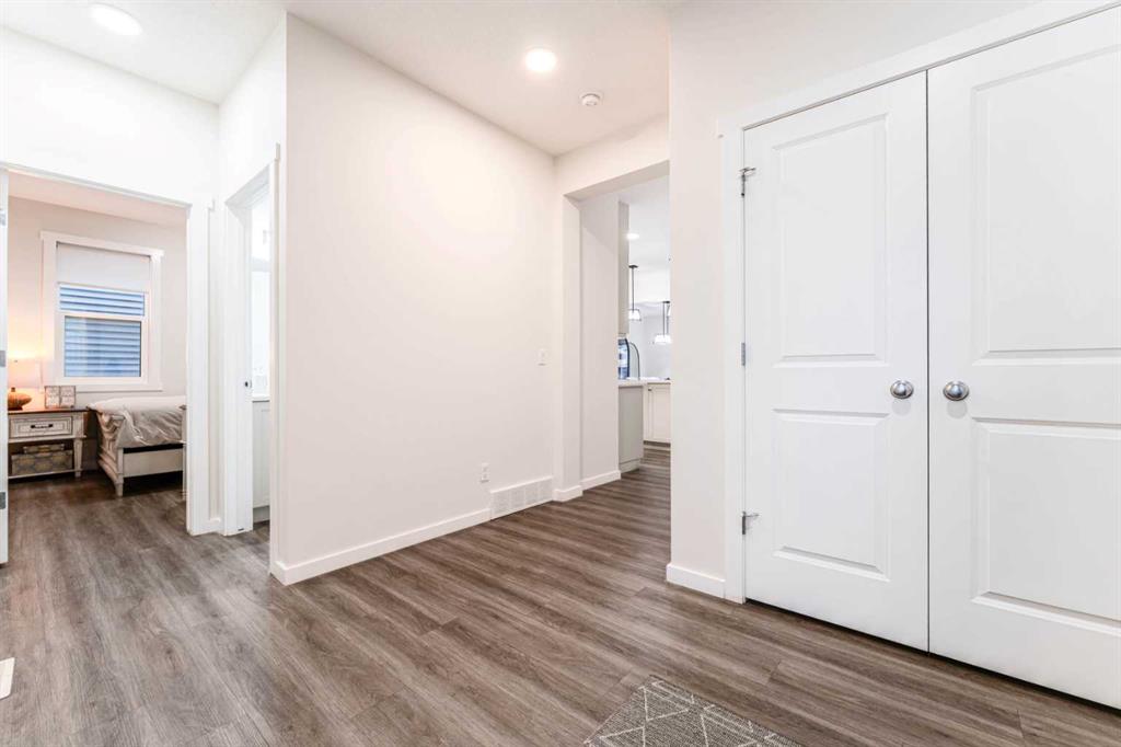 156 Savanna Drive NE photo 3