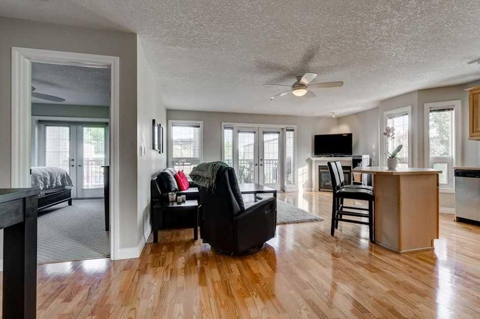 630 10 Street NW #306 photo 2