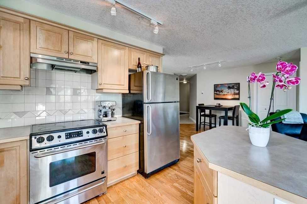 630 10 Street NW #306 photo 4