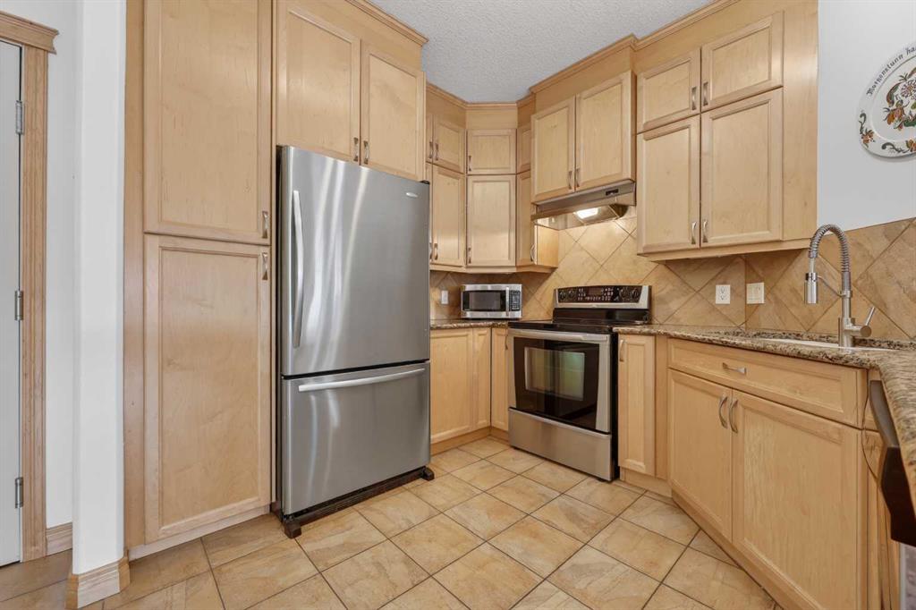 30 Discovery Ridge Close SW #503 photo 3