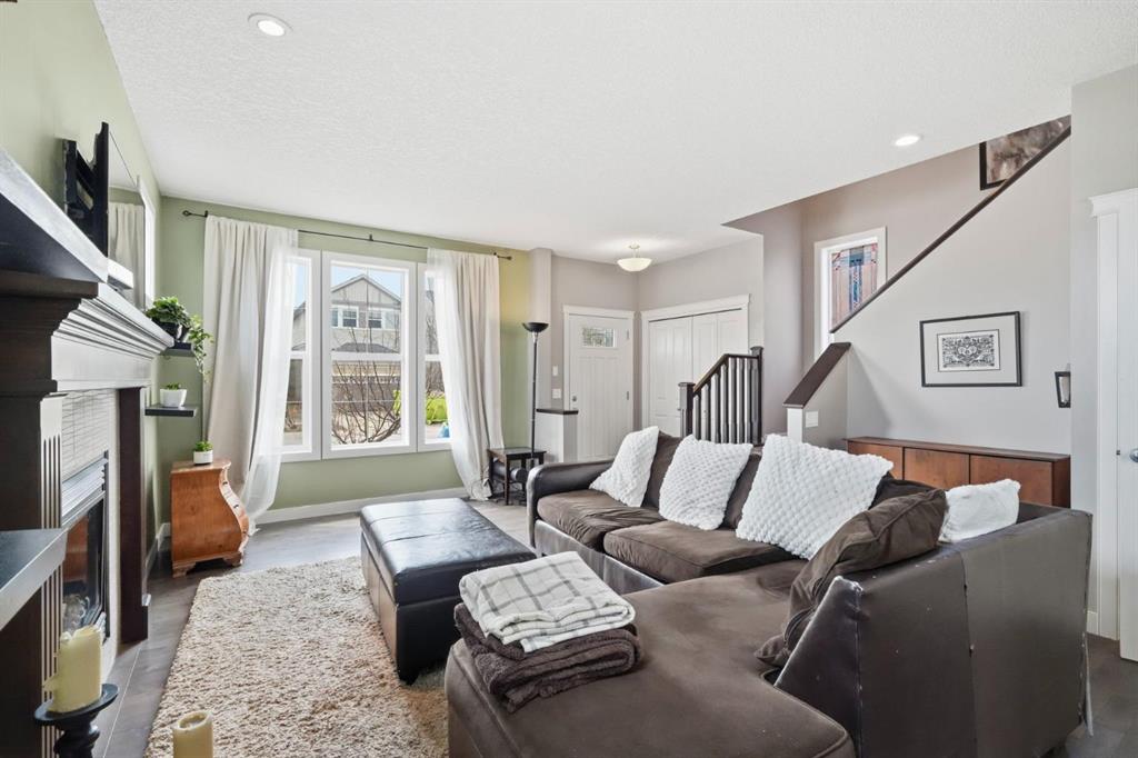 42 Sage Hill Green NW photo 4