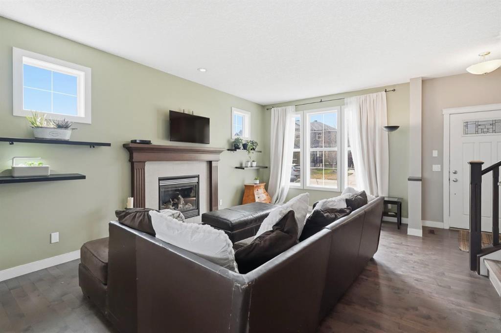 42 Sage Hill Green NW photo 5