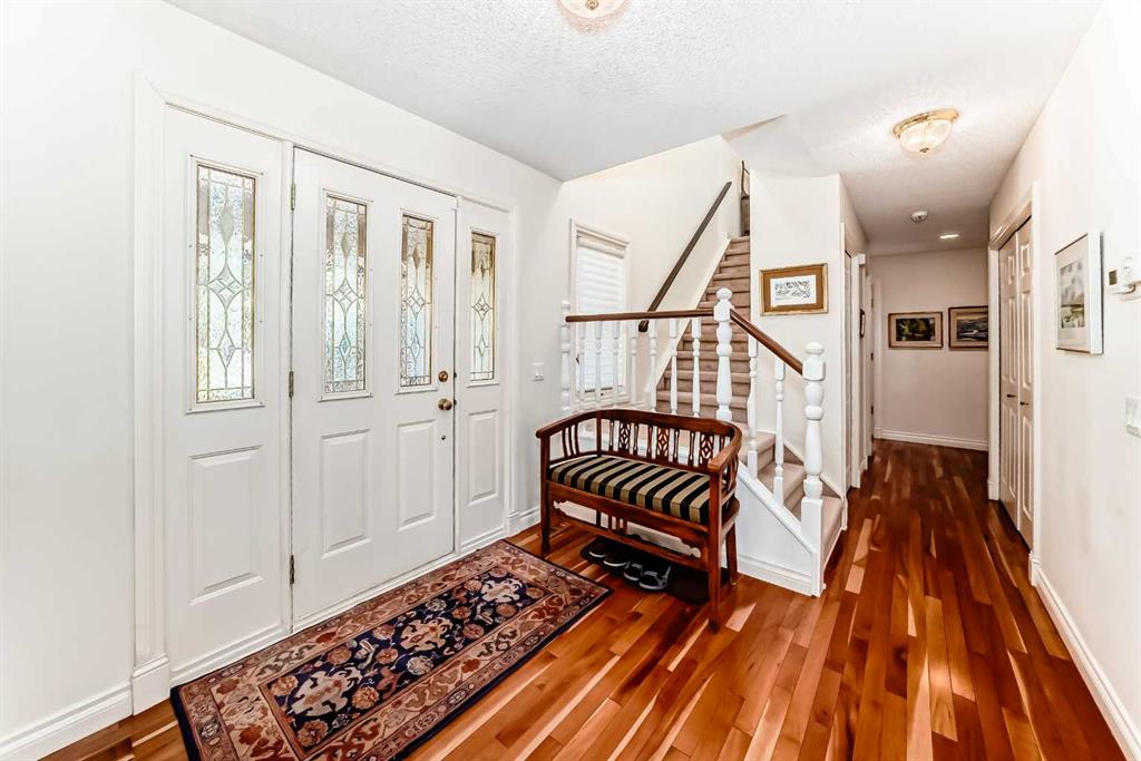123 Varsity Estates Grove NW photo 4