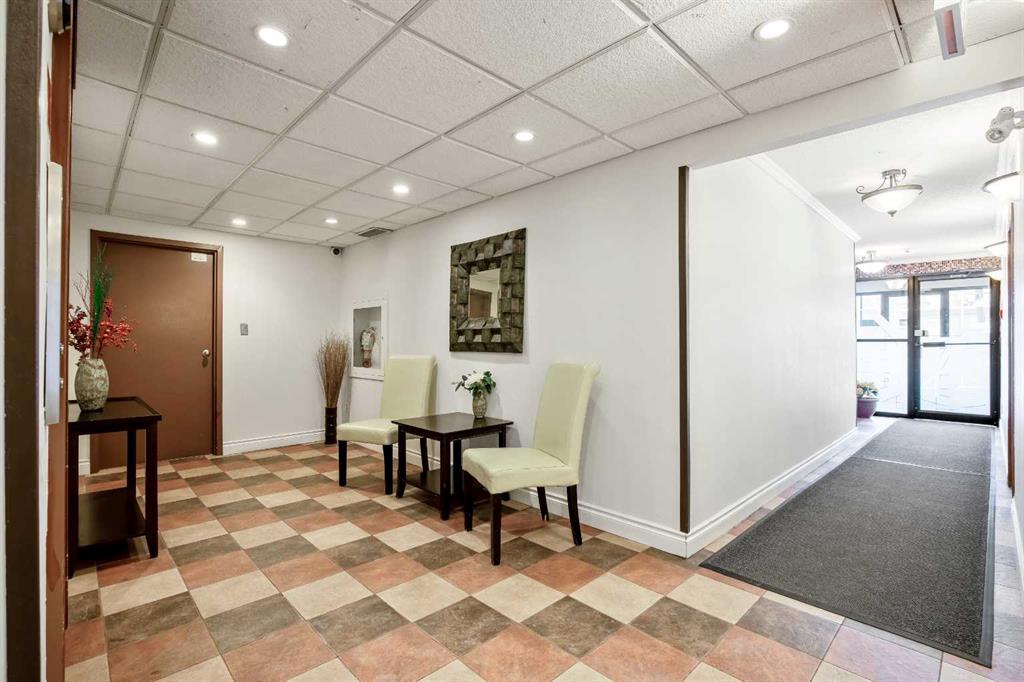 523 15 Avenue SW #301 photo 3