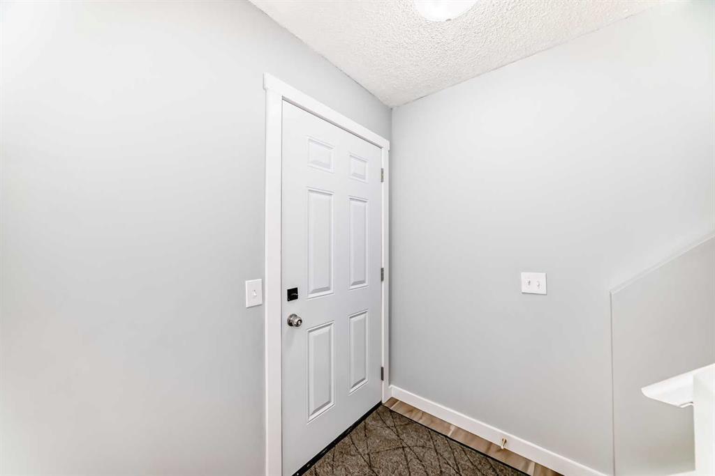 77 Martinbrook Road NE photo 5