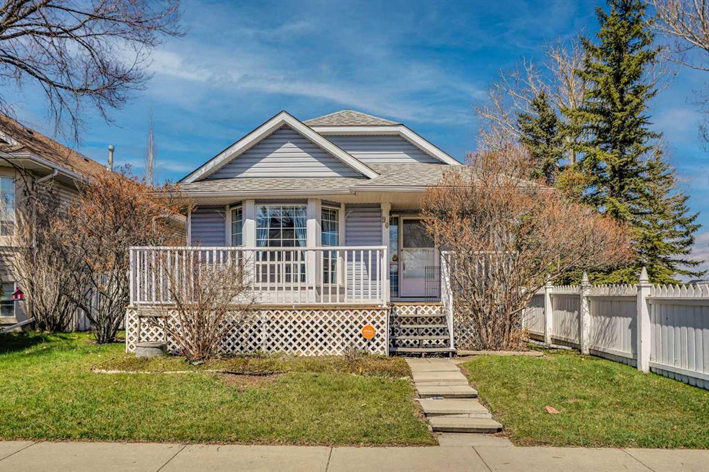 90 Martinridge Crescent NE photo 2