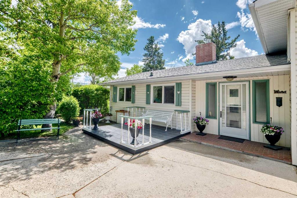 10737 Eamon Road NW photo 2