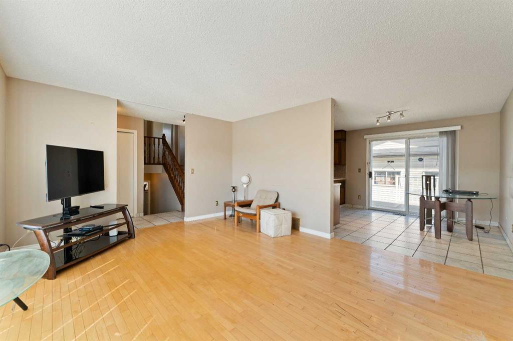 7003 Temple Drive NE photo 4